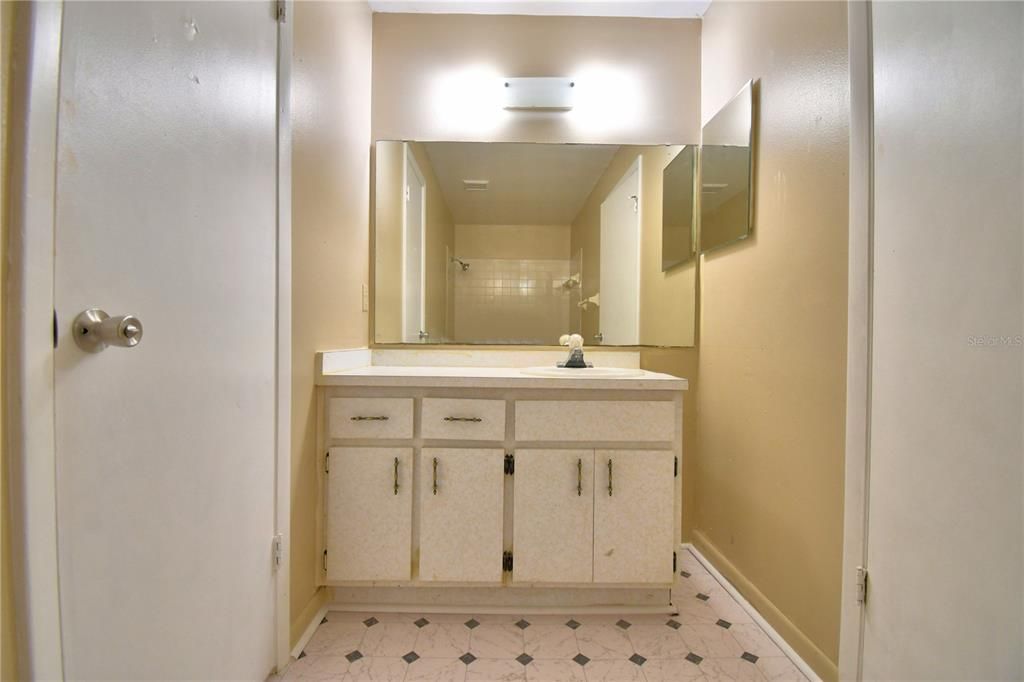 En Venta: $225,000 (2 camas, 2 baños, 1391 Pies cuadrados)