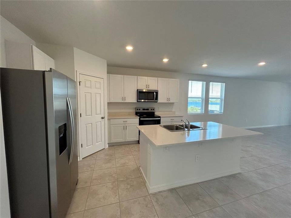 В аренду: $2,100 (3 спален, 2 ванн, 1692 Квадратных фут)