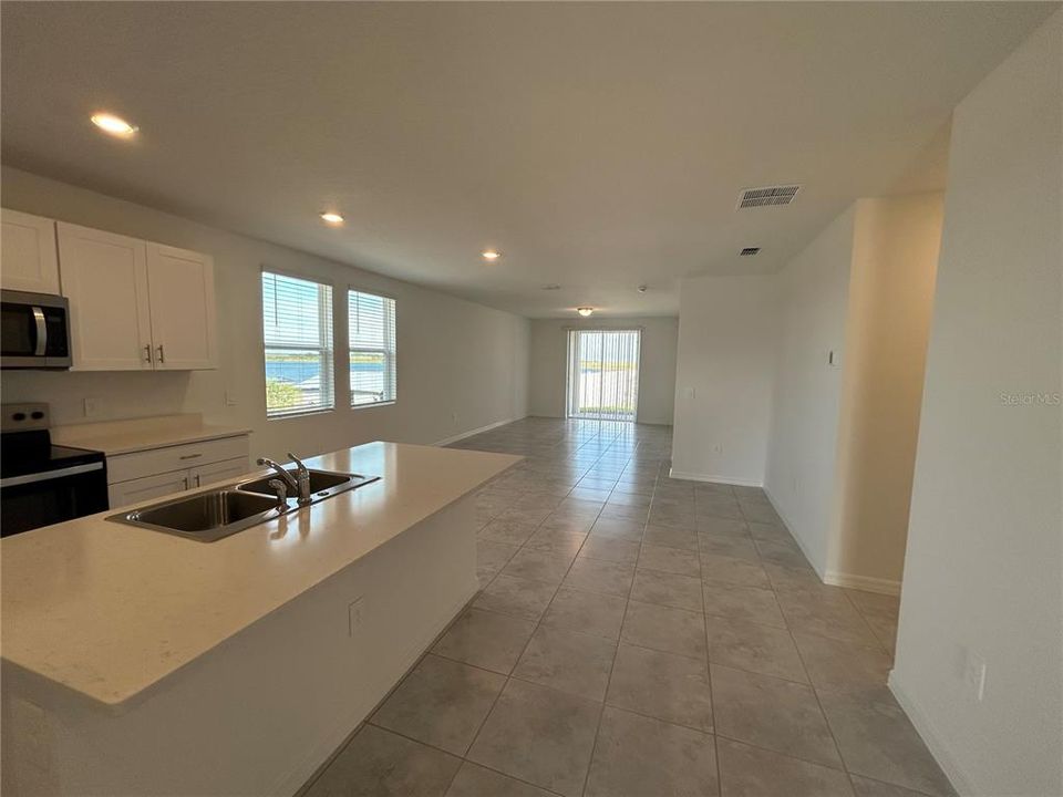 В аренду: $2,100 (3 спален, 2 ванн, 1692 Квадратных фут)