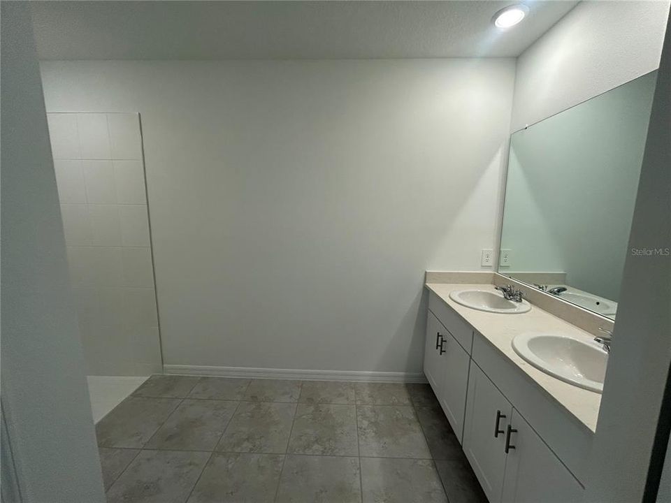 В аренду: $2,100 (3 спален, 2 ванн, 1692 Квадратных фут)