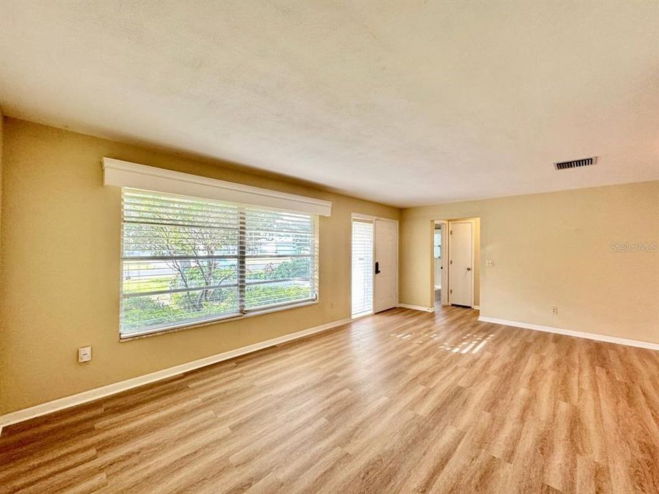 出租: $2,600 (3 贝兹, 2 浴室, 1742 平方英尺)