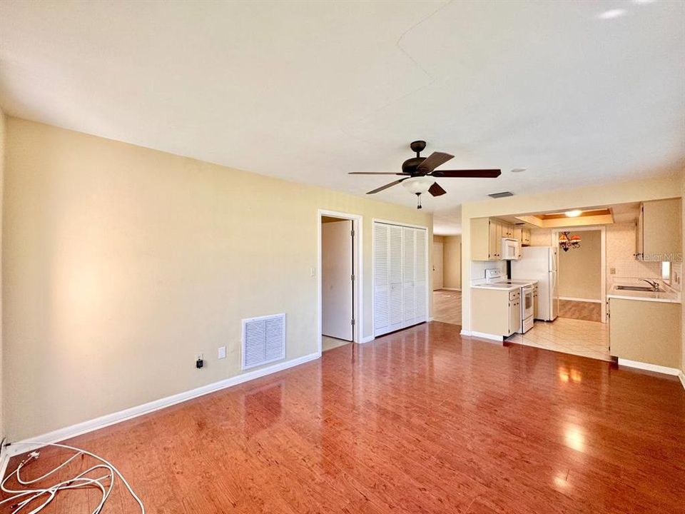 出租: $2,600 (3 贝兹, 2 浴室, 1742 平方英尺)