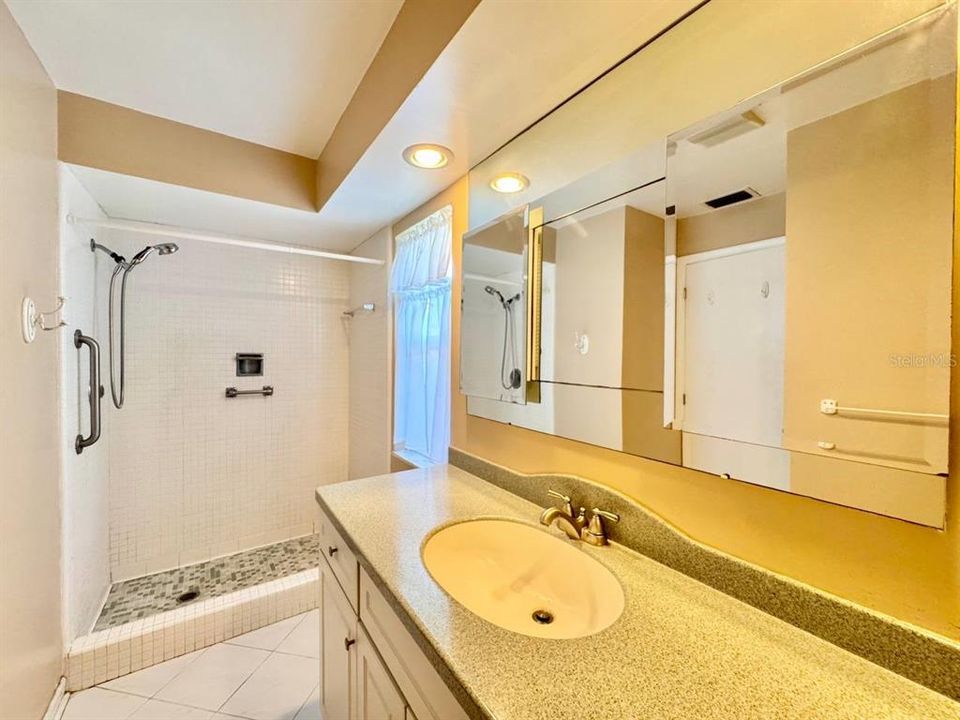 出租: $2,600 (3 贝兹, 2 浴室, 1742 平方英尺)