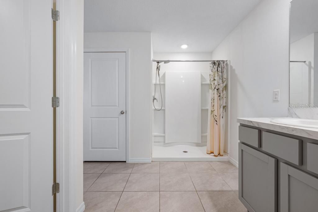 待售: $435,000 (4 贝兹, 2 浴室, 2248 平方英尺)