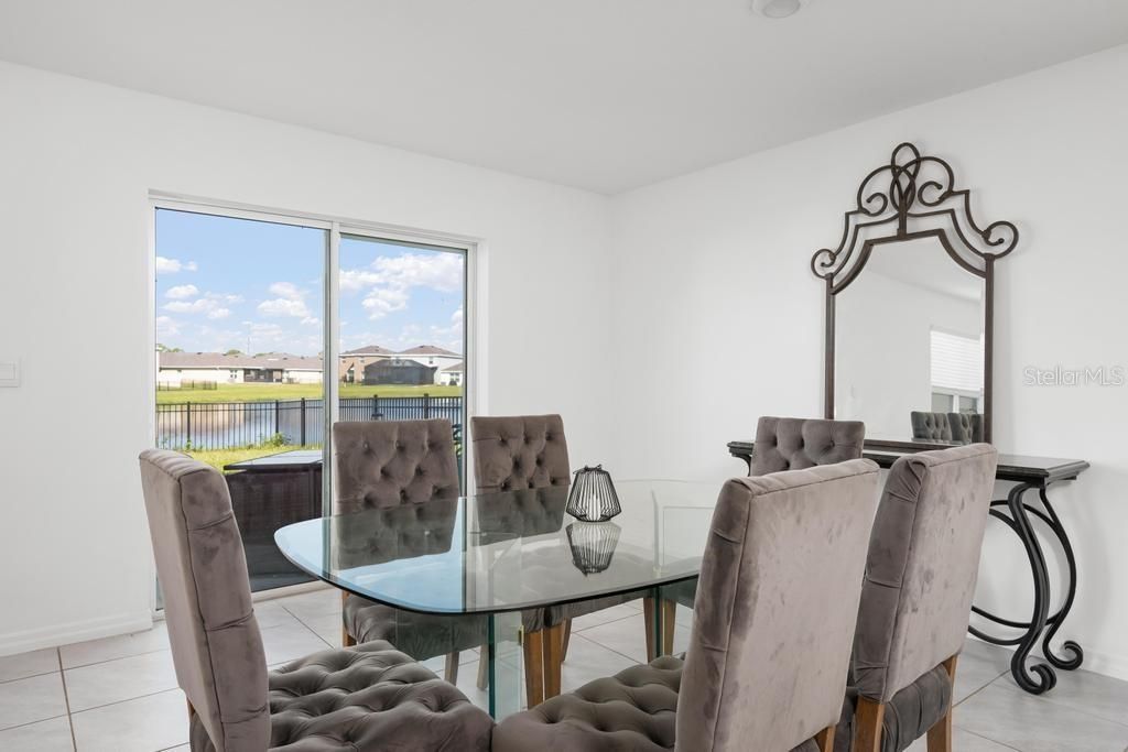 待售: $435,000 (4 贝兹, 2 浴室, 2248 平方英尺)