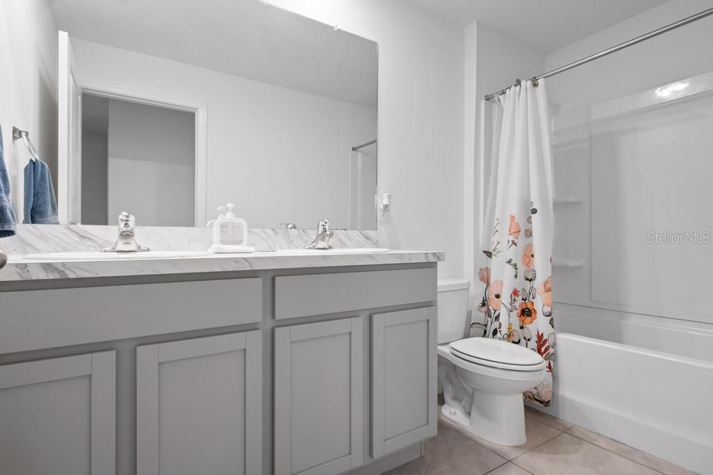 待售: $435,000 (4 贝兹, 2 浴室, 2248 平方英尺)