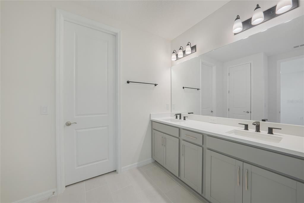 На продажу: $471,905 (4 спален, 3 ванн, 2519 Квадратных фут)