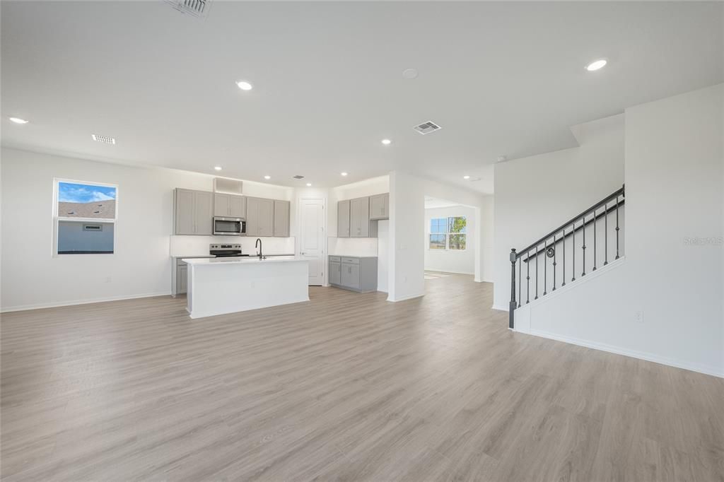 На продажу: $471,905 (4 спален, 3 ванн, 2519 Квадратных фут)