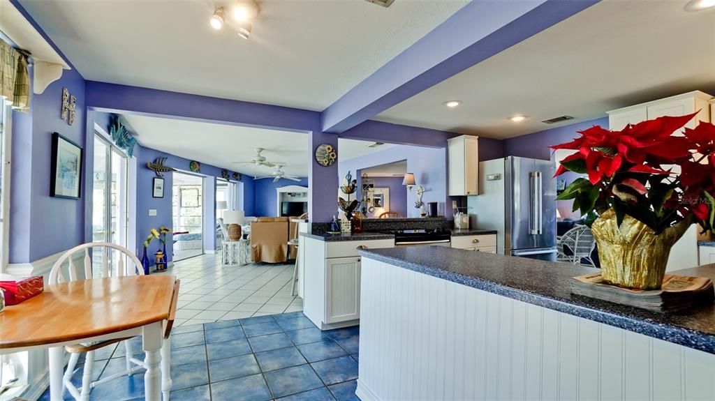 На продажу: $4,500,000 (2 спален, 2 ванн, 1680 Квадратных фут)