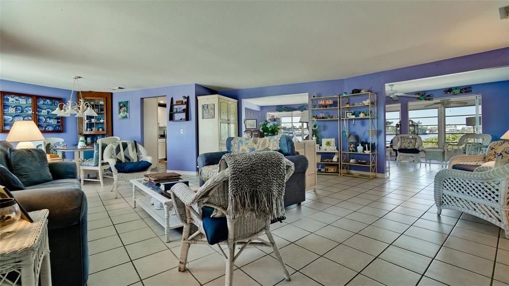 На продажу: $4,500,000 (2 спален, 2 ванн, 1680 Квадратных фут)