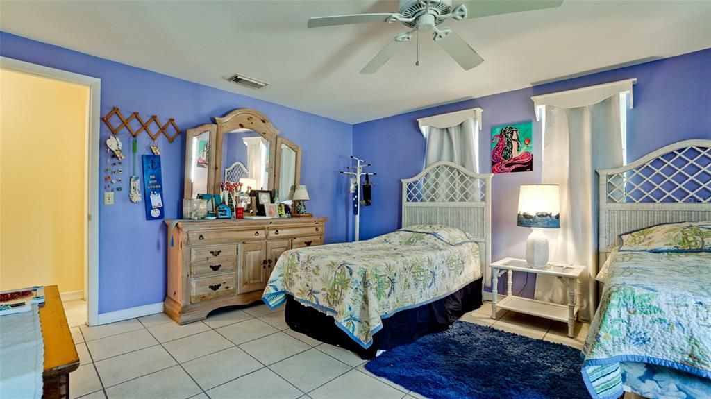 На продажу: $4,500,000 (2 спален, 2 ванн, 1680 Квадратных фут)