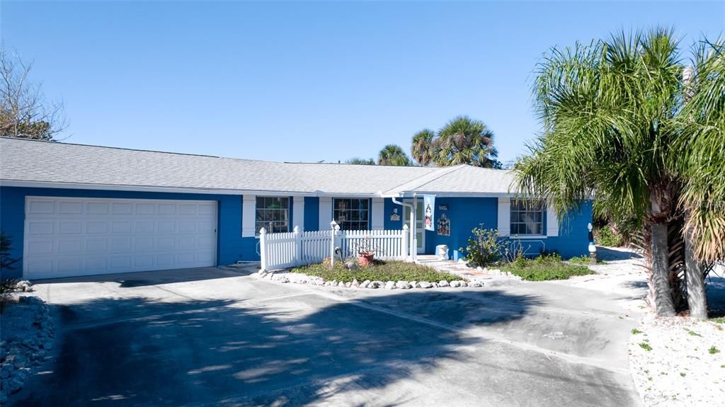 На продажу: $4,500,000 (2 спален, 2 ванн, 1680 Квадратных фут)