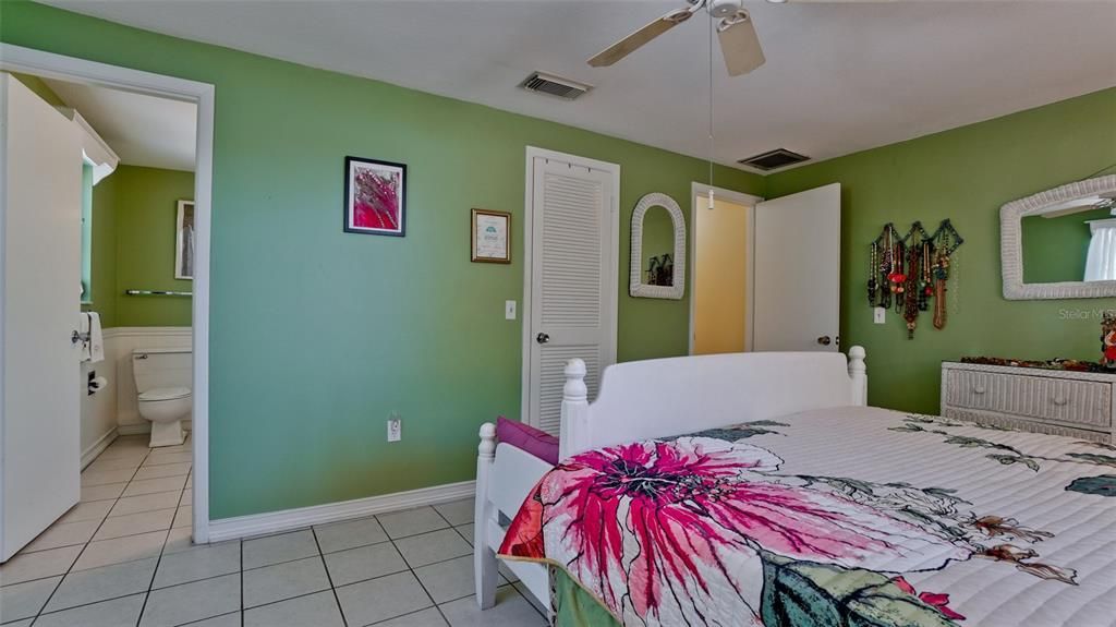 На продажу: $4,500,000 (2 спален, 2 ванн, 1680 Квадратных фут)