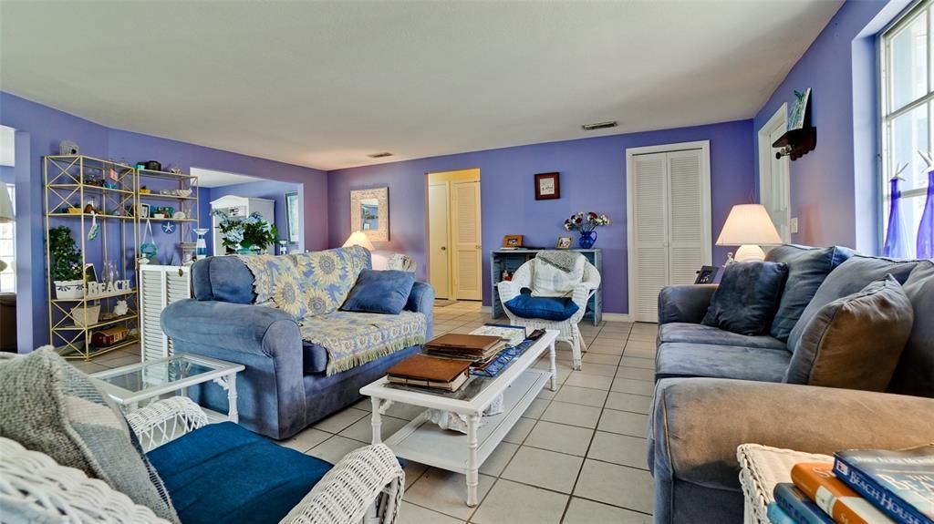 На продажу: $4,500,000 (2 спален, 2 ванн, 1680 Квадратных фут)