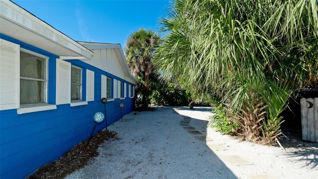 На продажу: $4,500,000 (2 спален, 2 ванн, 1680 Квадратных фут)