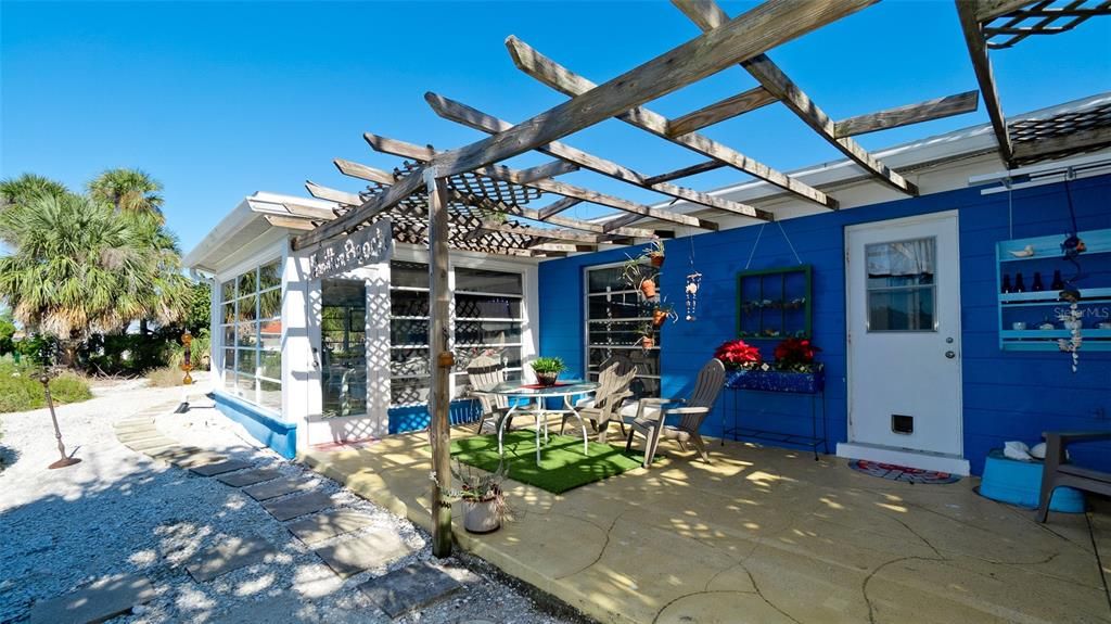 На продажу: $4,500,000 (2 спален, 2 ванн, 1680 Квадратных фут)