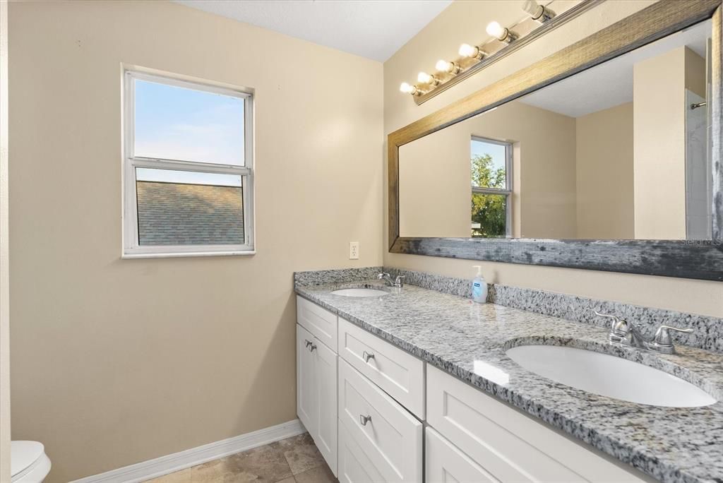 待售: $535,000 (4 贝兹, 2 浴室, 2041 平方英尺)