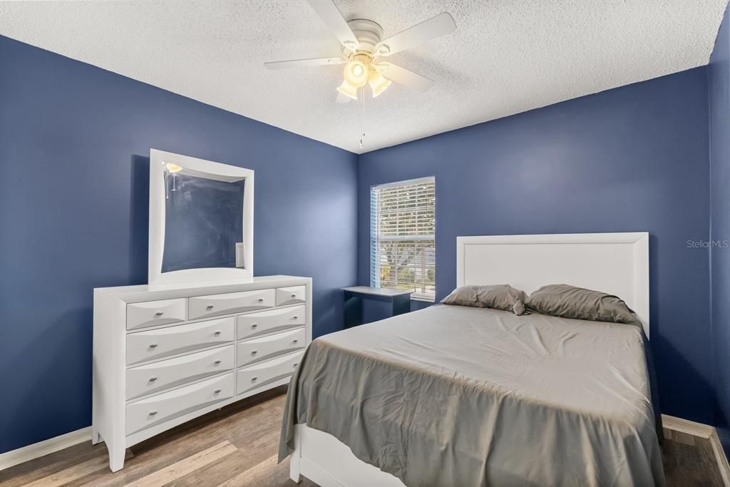 待售: $535,000 (4 贝兹, 2 浴室, 2041 平方英尺)