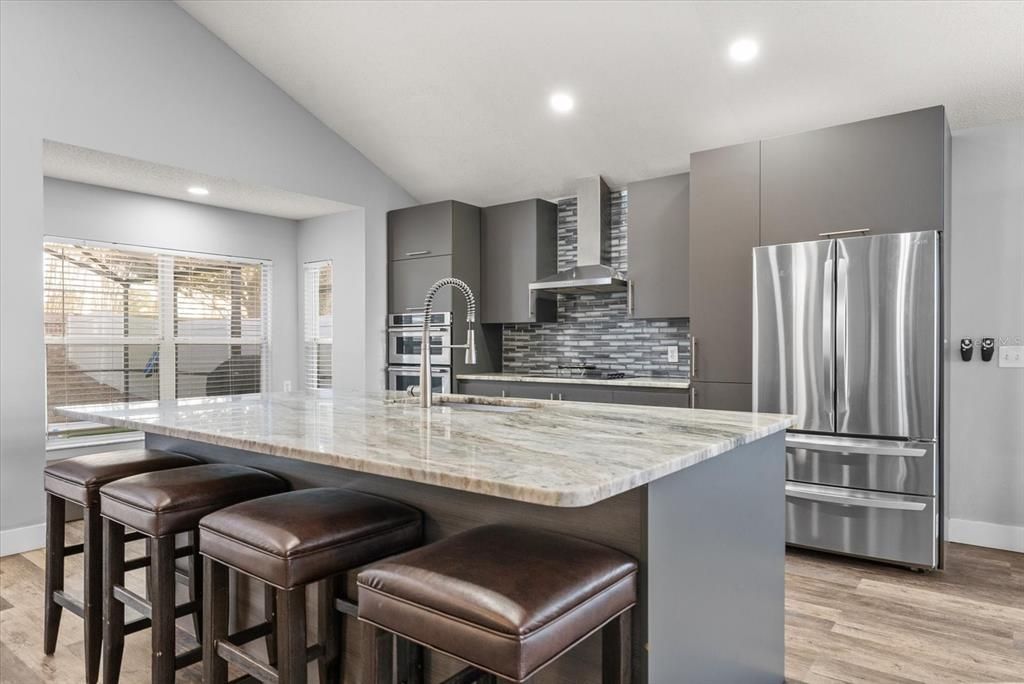 待售: $535,000 (4 贝兹, 2 浴室, 2041 平方英尺)