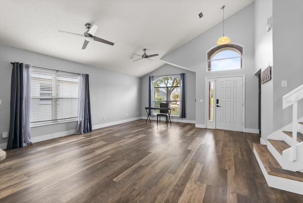 待售: $535,000 (4 贝兹, 2 浴室, 2041 平方英尺)