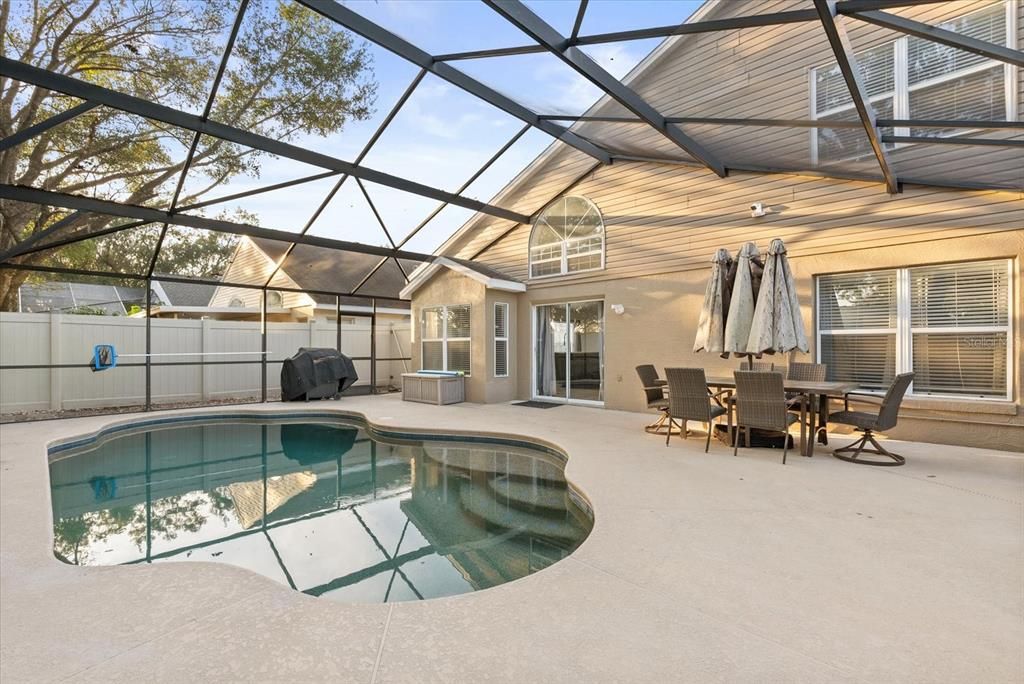 待售: $535,000 (4 贝兹, 2 浴室, 2041 平方英尺)