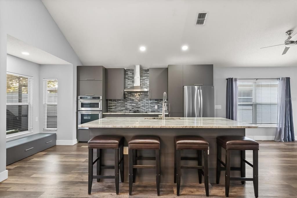 待售: $535,000 (4 贝兹, 2 浴室, 2041 平方英尺)