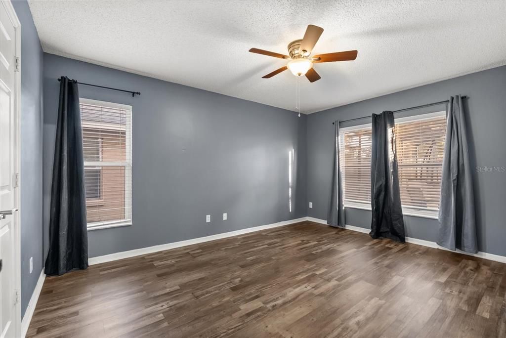 待售: $535,000 (4 贝兹, 2 浴室, 2041 平方英尺)