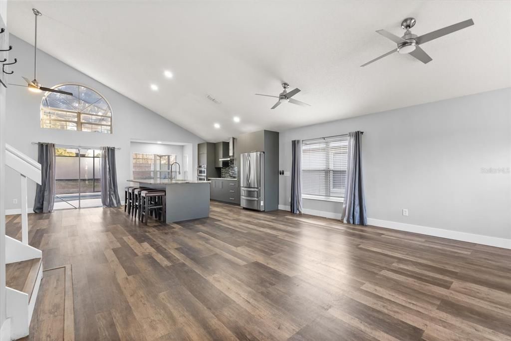 待售: $535,000 (4 贝兹, 2 浴室, 2041 平方英尺)