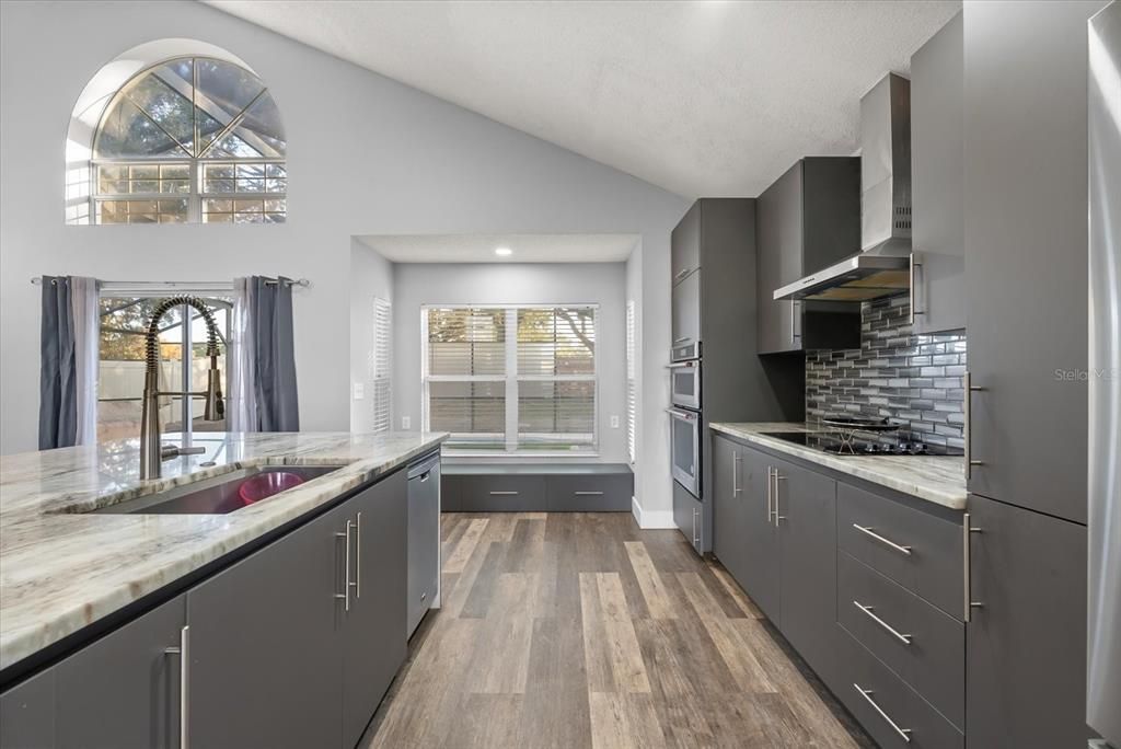 待售: $535,000 (4 贝兹, 2 浴室, 2041 平方英尺)