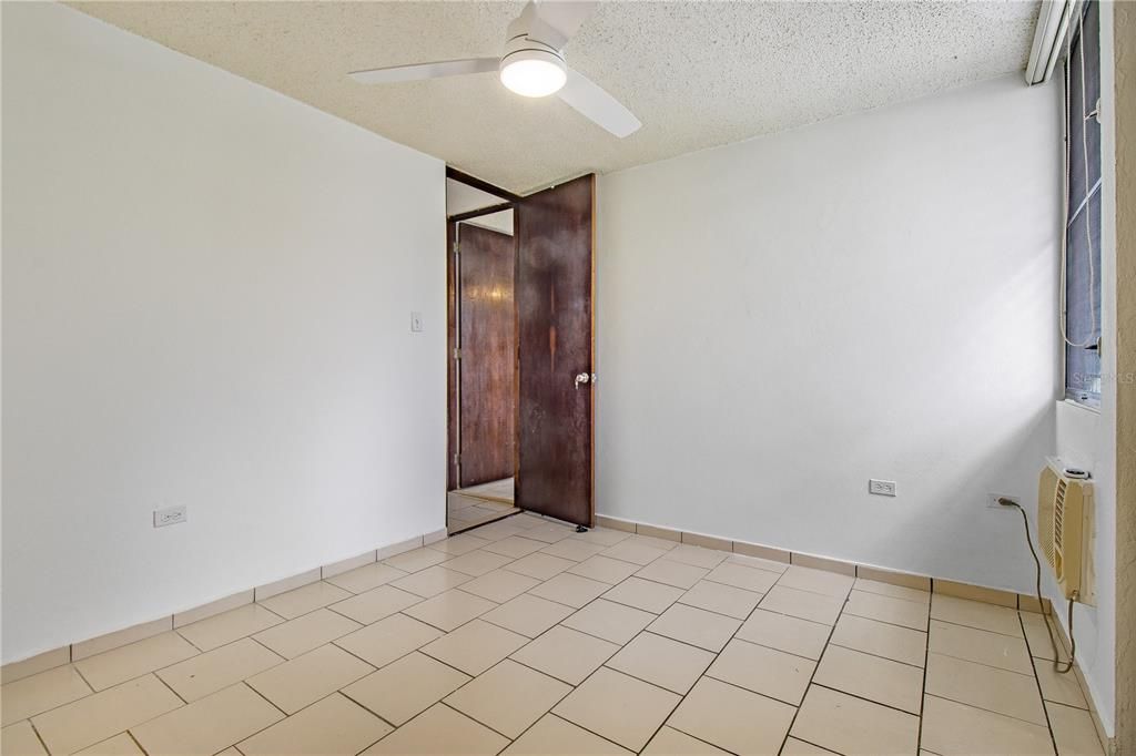 For Sale: $228,000 (3 beds, 2 baths, 1190 Square Feet)