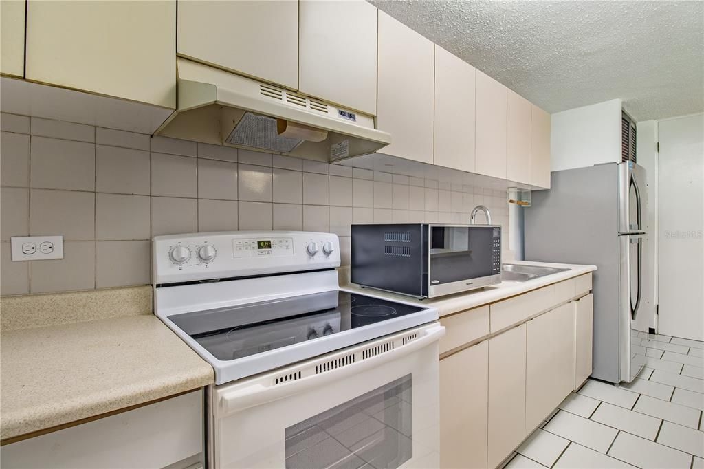 For Sale: $228,000 (3 beds, 2 baths, 1190 Square Feet)