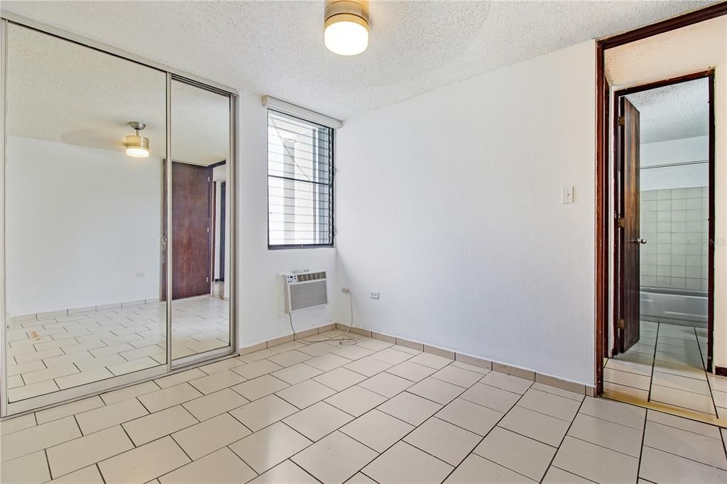 For Sale: $228,000 (3 beds, 2 baths, 1190 Square Feet)