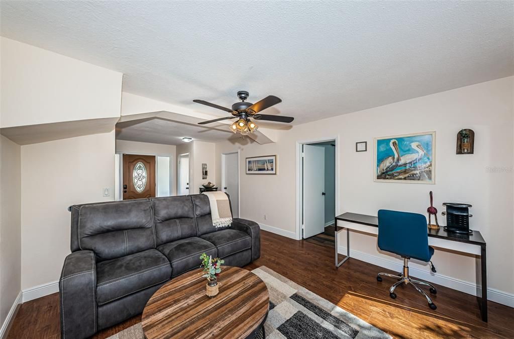 出租: $3,100 (3 贝兹, 2 浴室, 1732 平方英尺)