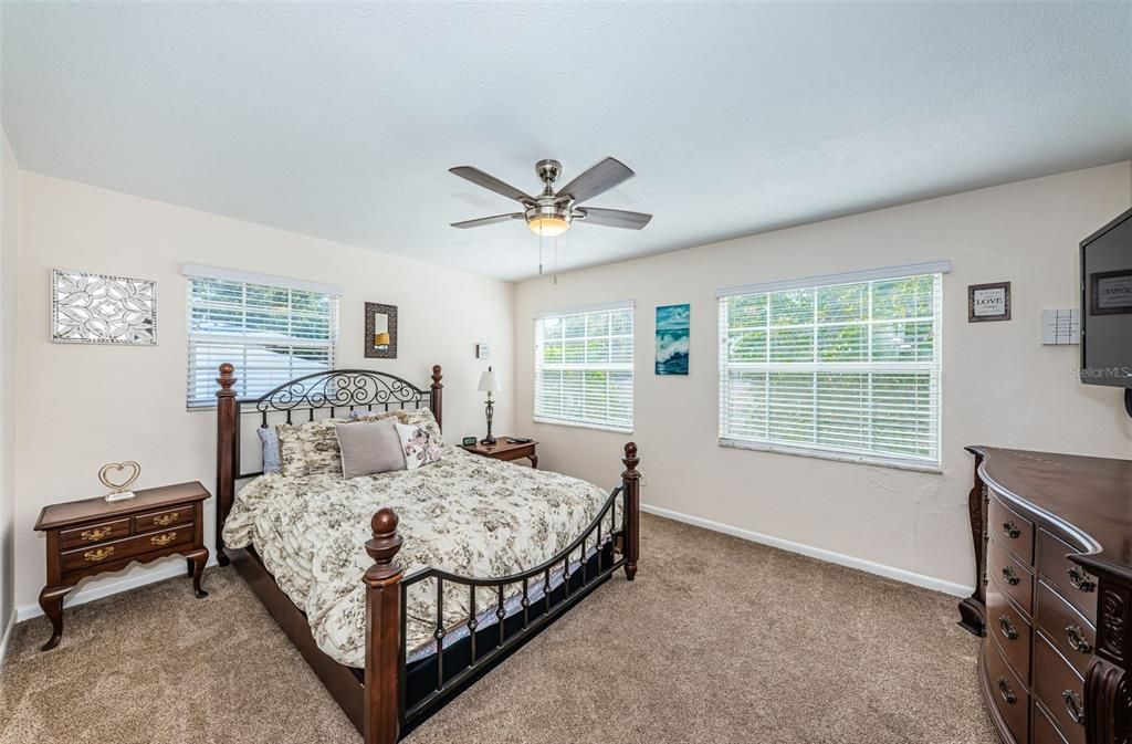 出租: $3,100 (3 贝兹, 2 浴室, 1732 平方英尺)