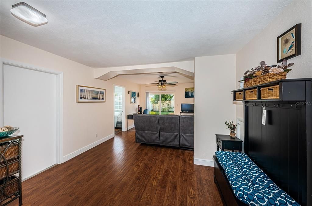 出租: $3,100 (3 贝兹, 2 浴室, 1732 平方英尺)