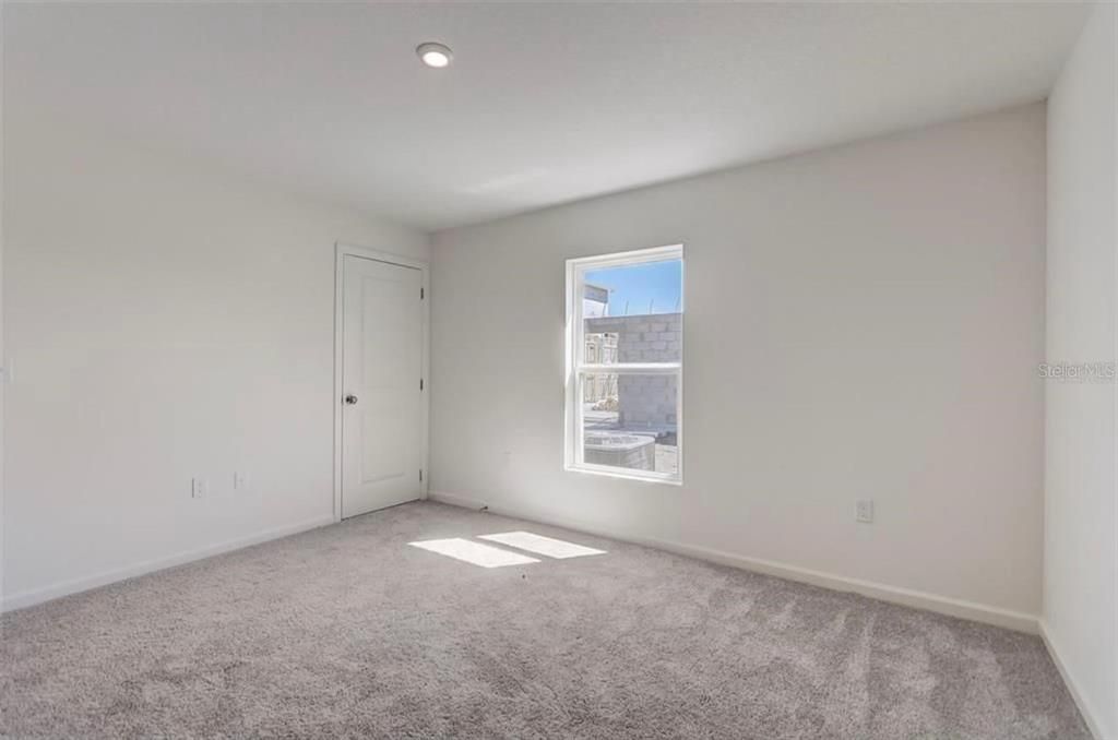 For Rent: $2,000 (3 beds, 2 baths, 1263 Square Feet)