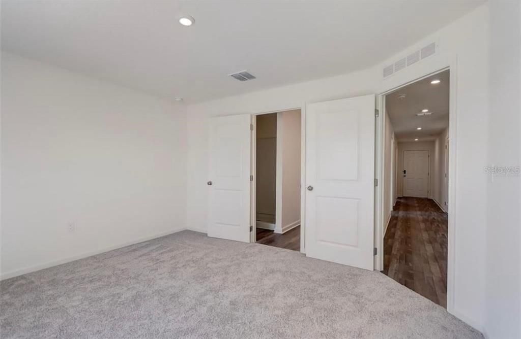 For Rent: $2,000 (3 beds, 2 baths, 1263 Square Feet)