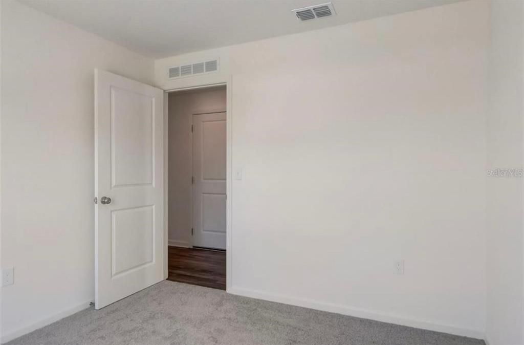 For Rent: $2,000 (3 beds, 2 baths, 1263 Square Feet)