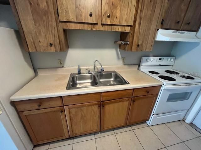 For Rent: $1,275 (2 beds, 1 baths, 778 Square Feet)