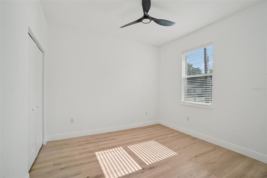 En Venta: $375,000 (4 camas, 2 baños, 1369 Pies cuadrados)