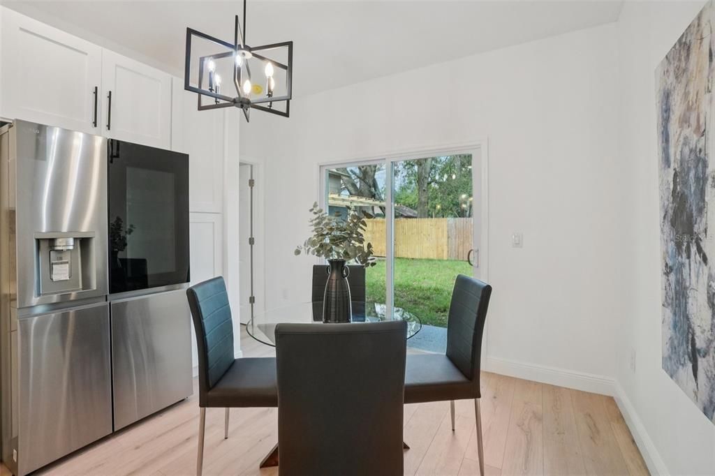 En Venta: $375,000 (4 camas, 2 baños, 1369 Pies cuadrados)