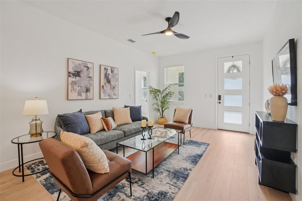 En Venta: $375,000 (4 camas, 2 baños, 1369 Pies cuadrados)