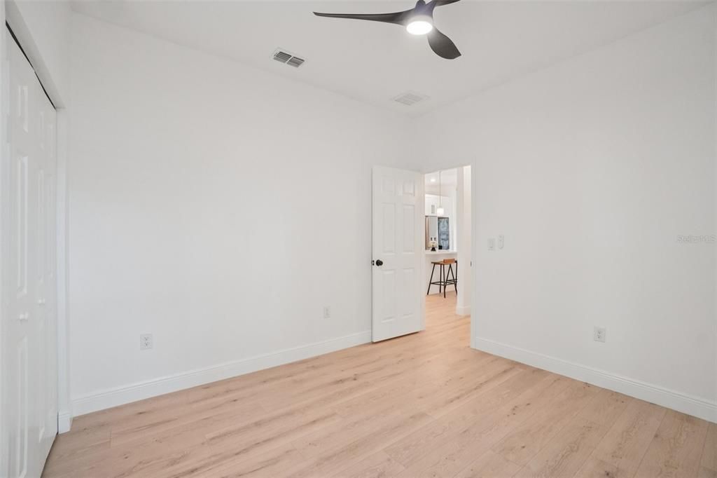 En Venta: $375,000 (4 camas, 2 baños, 1369 Pies cuadrados)