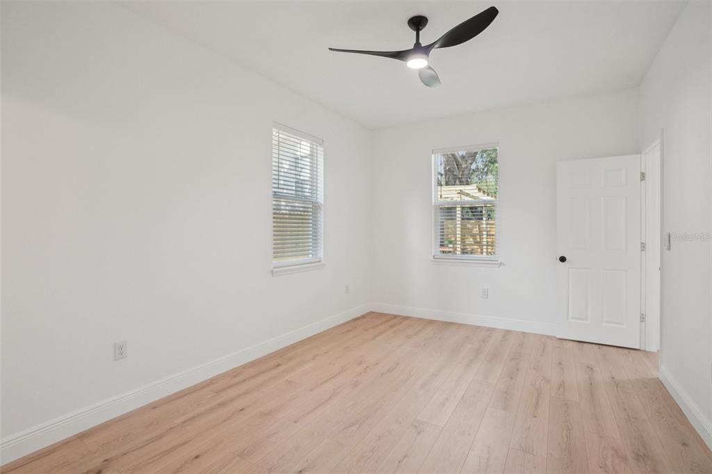 En Venta: $375,000 (4 camas, 2 baños, 1369 Pies cuadrados)