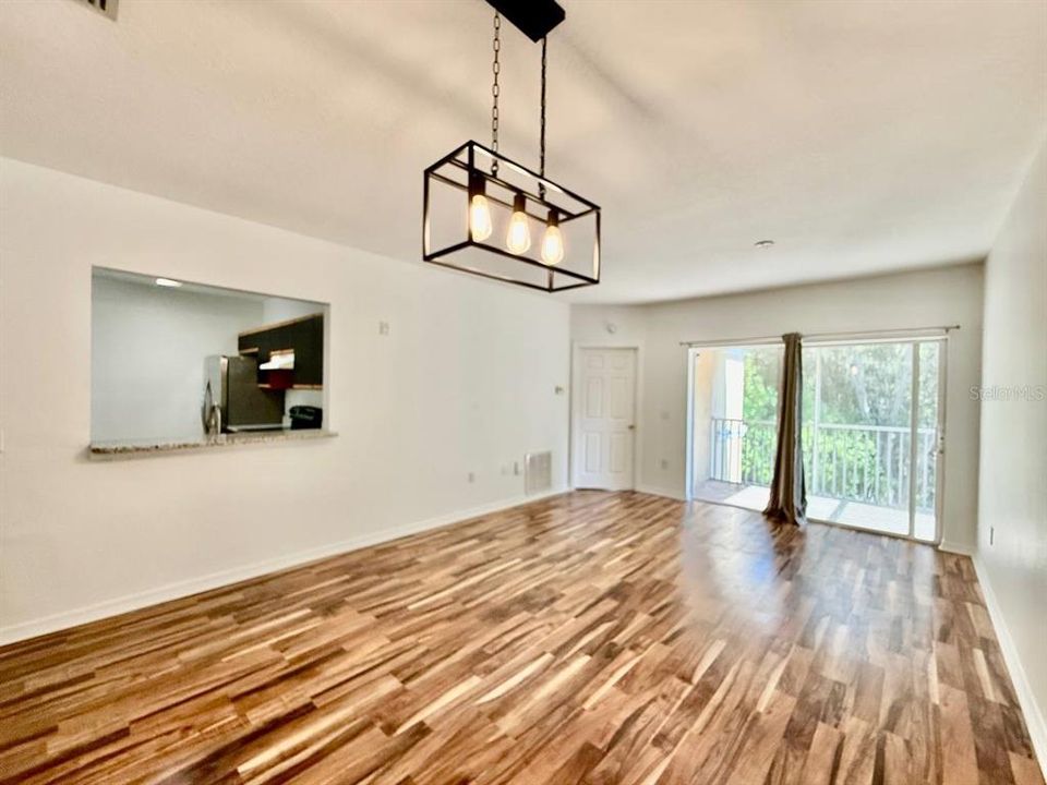 For Rent: $1,700 (3 beds, 2 baths, 1151 Square Feet)