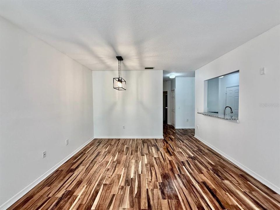 For Rent: $1,700 (3 beds, 2 baths, 1151 Square Feet)