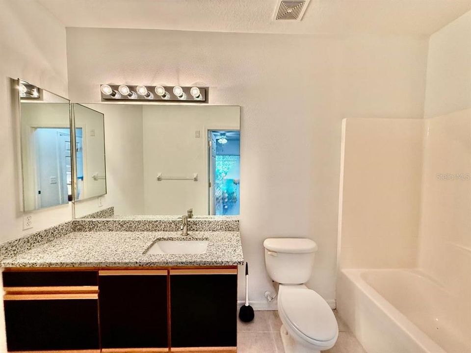 For Rent: $1,700 (3 beds, 2 baths, 1151 Square Feet)