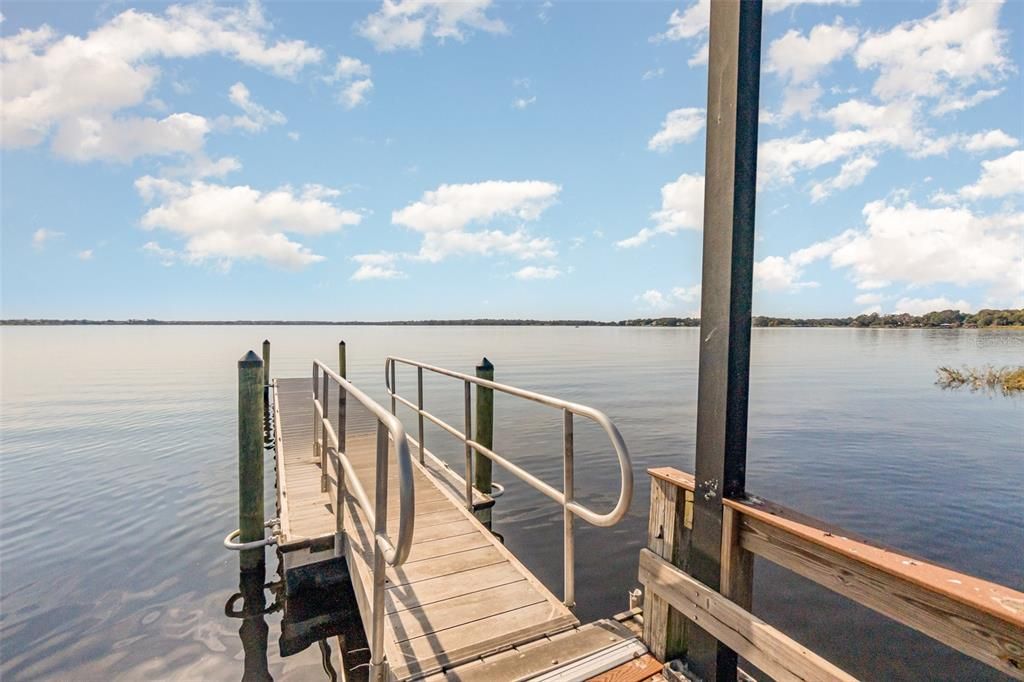 На продажу: $700,000 (5 спален, 3 ванн, 3381 Квадратных фут)