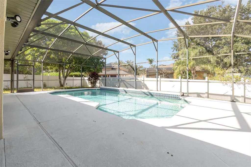 На продажу: $700,000 (5 спален, 3 ванн, 3381 Квадратных фут)