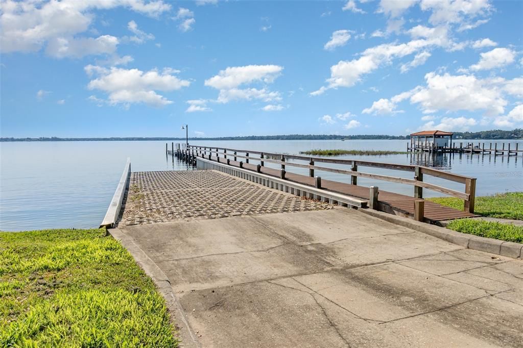 На продажу: $700,000 (5 спален, 3 ванн, 3381 Квадратных фут)